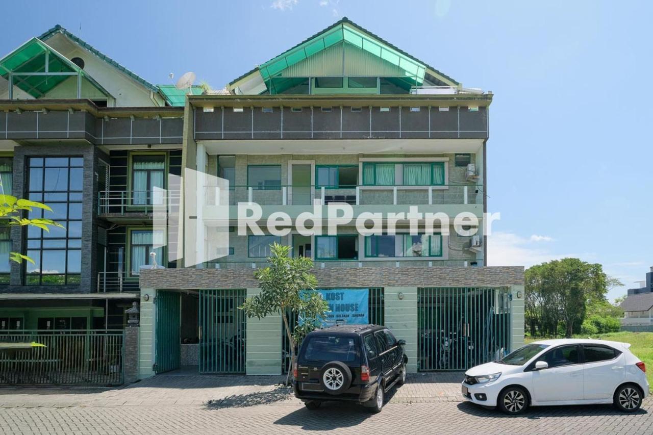 Pondok Hijau Syariah Mitra Reddoorz At Citraland Sorabaya Extérieur photo
